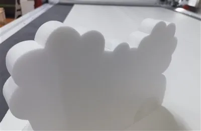 Как хранить станок для резки рекламы, когда он не используется?